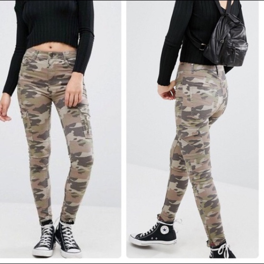 PULL&BEAR camo jeans